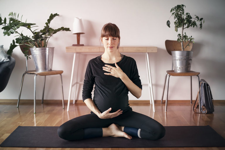 Těhotenská jóga - pohyb, dech a mysl
